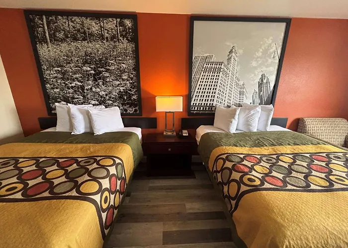 Super 8 By Wyndham Pontoon Beach Il/St. Louis Mo Area