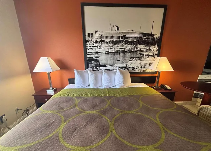 Super 8 By Wyndham Pontoon Beach Il/St. Louis Mo Area