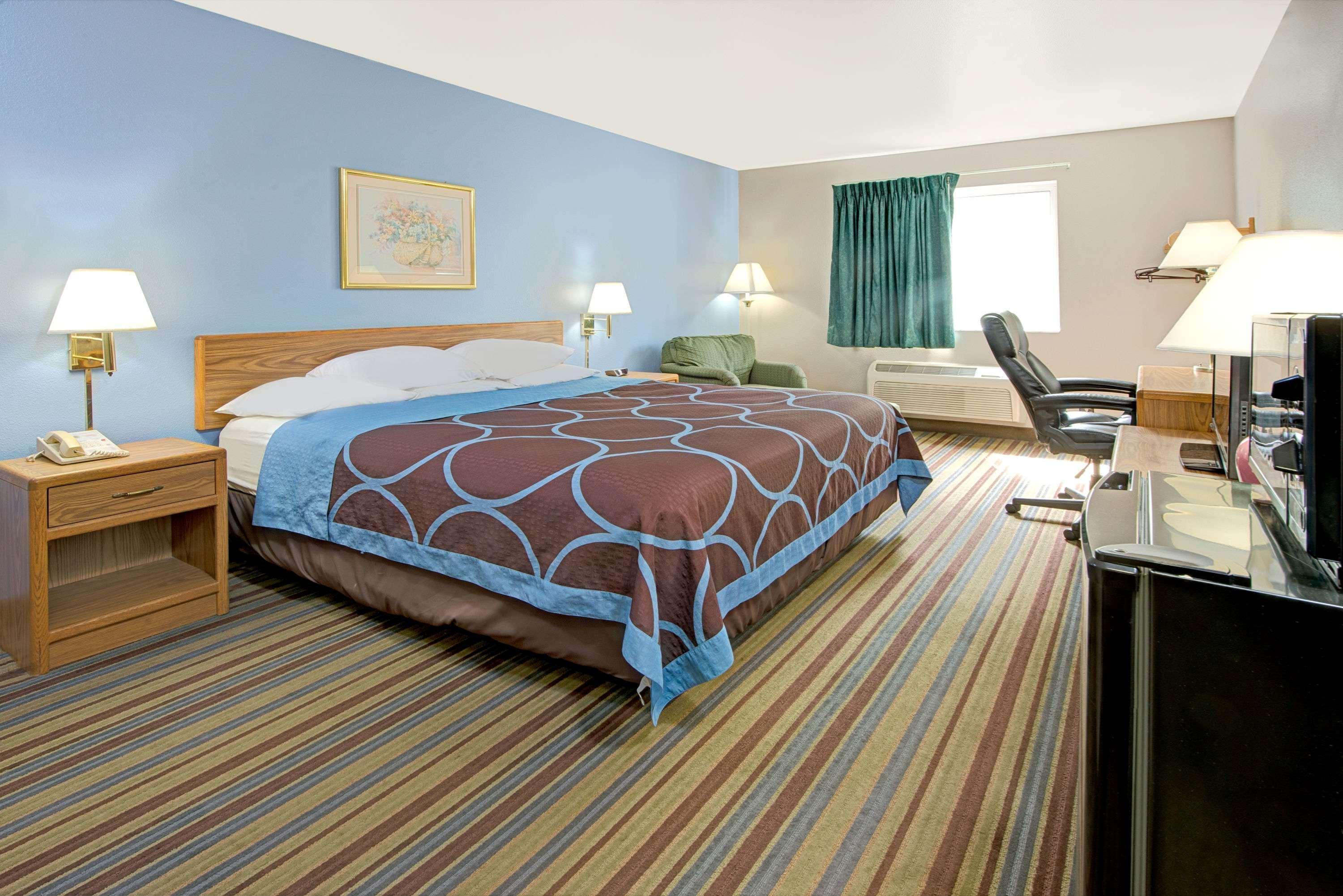 Super 8 By Wyndham Pontoon Il/st. Louis Mo Area 2*