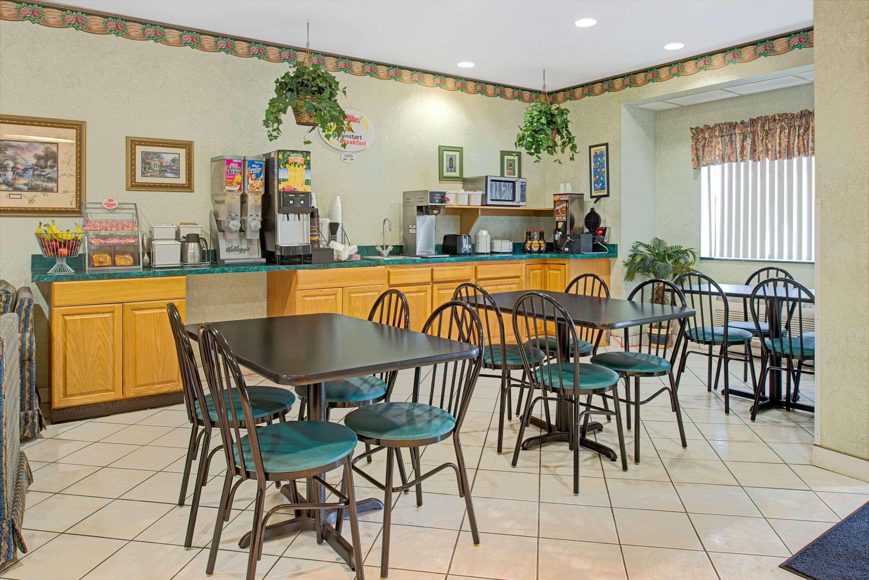 Hotel Super 8 By Wyndham Pontoon Il/st. Louis Mo Area