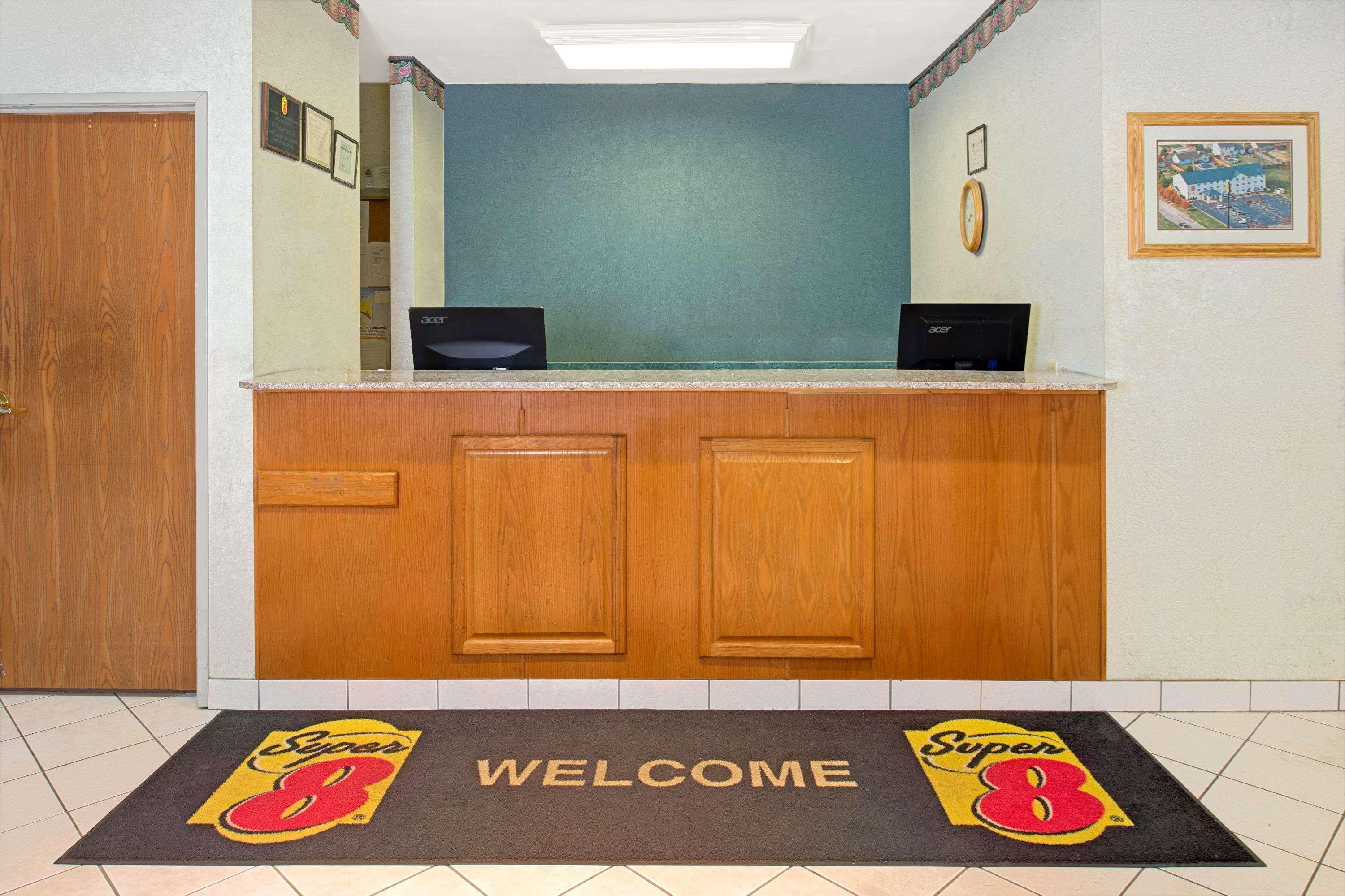 Hotel Super 8 By Wyndham Pontoon Il/st. Louis Mo Area