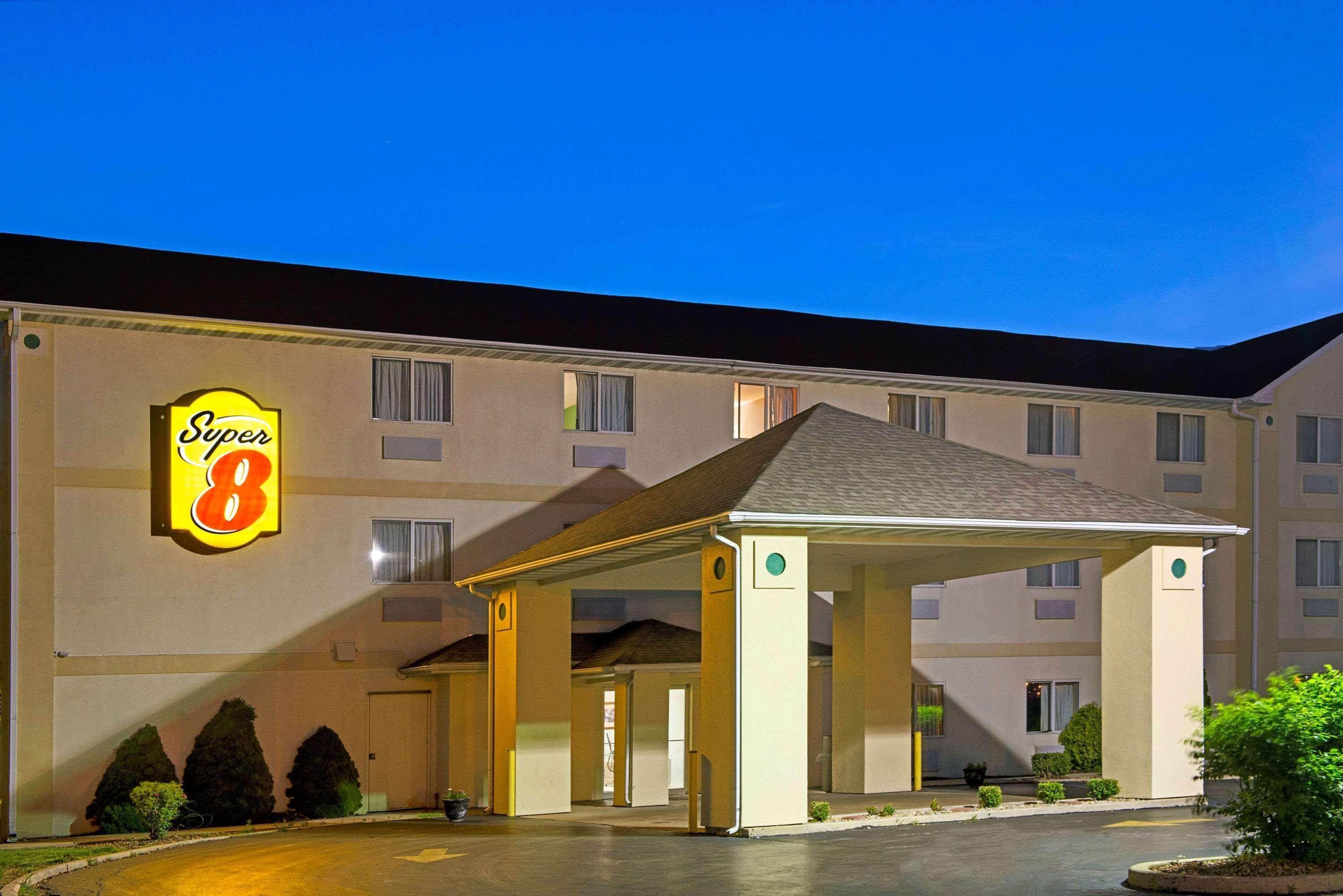 Super 8 By Wyndham Pontoon Il/st. Louis Mo Area Hotel Pontoon Beach