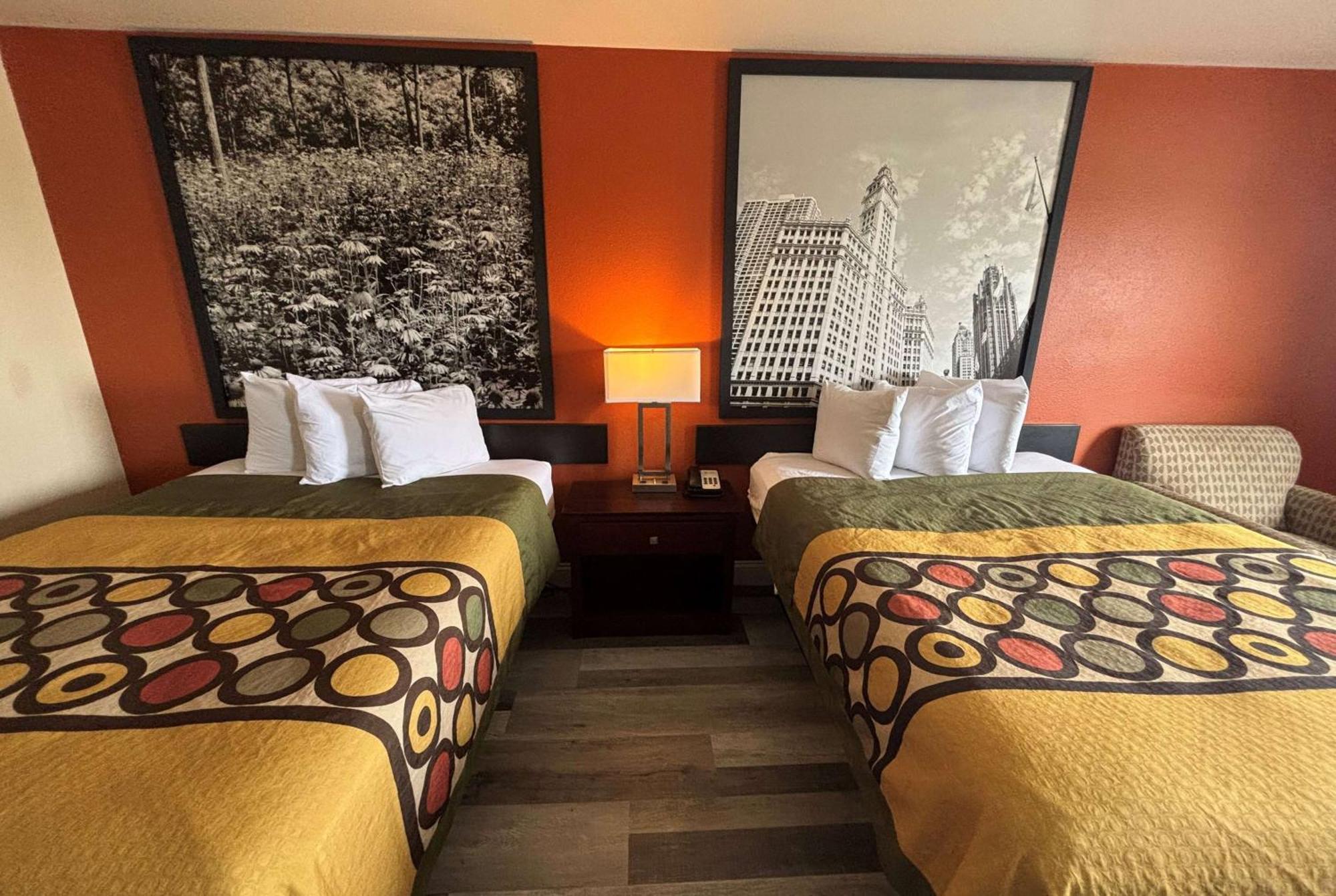 Hotel Super 8 By Wyndham Pontoon Il/st. Louis Mo Area
