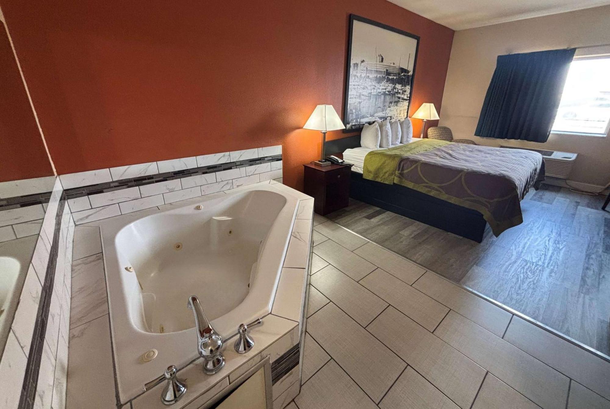 Super 8 By Wyndham Pontoon Il/st. Louis Mo Area Hotel Pontoon Beach