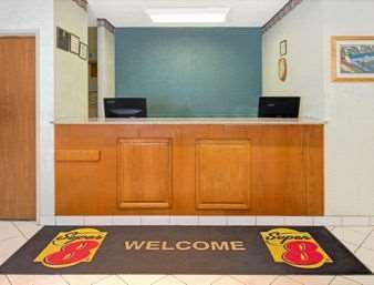Hotel Super 8 By Wyndham Pontoon Il/st. Louis Mo Area