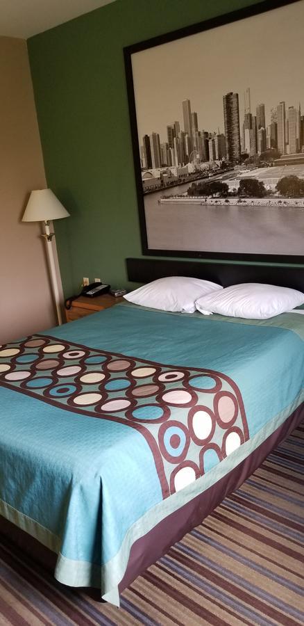 Super 8 By Wyndham Pontoon Il/st. Louis Mo Area